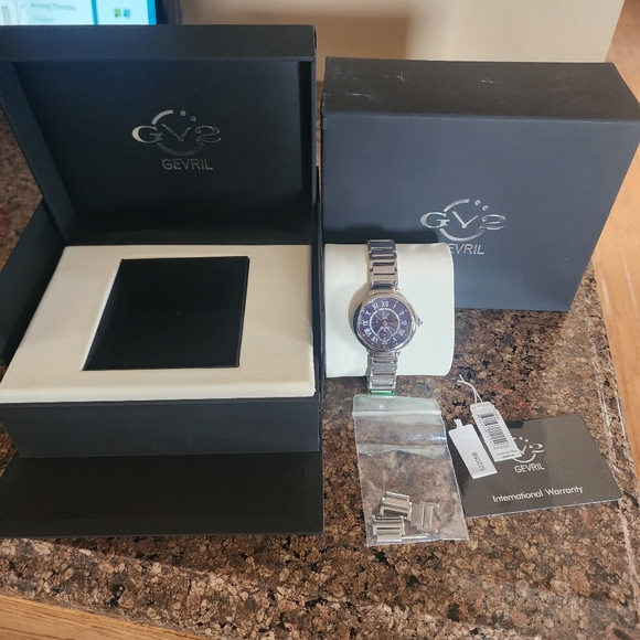 GV2 Woman's Rome Diamond & Silver Stainless Steal Watch - Picture 4 of 7